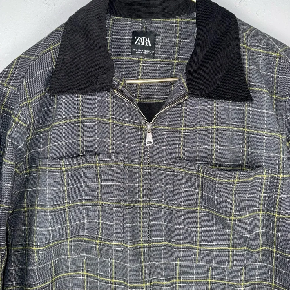 Zara Lightweight Men’s Medium Plaid Jacket Gray Black and Yellow